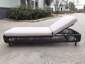 سرير شمس معدني حديث مع تصميم متين مقاوم للأشعة فوق البنفسجية للاستخدام الخارجي بجانب حمام السباحة وفي الفيلات - Product Image 3