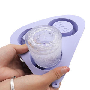 Molde de silicona triangular para hacer hielo con 3 cilindros huecos para vasos tipo tumbler - Product Image 6