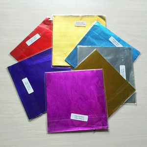 Rollo <span class=keywords><strong>Jumbo</strong></span> de 8011 Kolysen personalizable Papel laminado de <span class=keywords><strong>chocolate</strong></span> en relieve Envoltura de lámina impresa personalizada para uso alimentario - Product Image 3