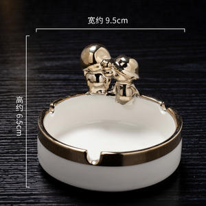 Cendrier de luxe doré style nordique, design créatif et tendance, pour la décoration de la maison et du salon, anti-éclaboussures de cendres - Product Image 4