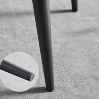 Chaise de salle à manger moderne de luxe léger, chaise latérale ergonomique à dossier incurvé en cuir PU avec pieds en acier carbone