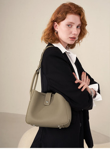 Bolso Bandolera Minimalista Coreano <span class=keywords><strong>de</strong></span> Cuero Genuino para Mujer, Bolso <span class=keywords><strong>de</strong></span> Hombro Pequeño <span class=keywords><strong>de</strong></span> Piel Vacuna Suave, Elegante Bolso Mensajero Femenino, MOQ Bajo - Product Image 6