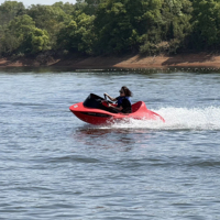 Bateau de karting en matériau LLDPE, bateau à moteur électrique à batterie lithium pour divertissement aquatique, mini karting et motomarines