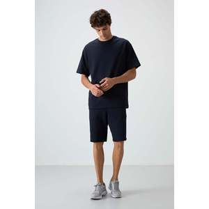 Ensemble de shorts en coton bleu marine pour homme Air Jones, coupe ample, texture épaisse et douce - Tenue d'été confortable en deux pièces - Product Image 1