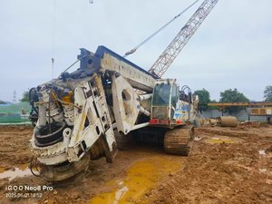 เครื่องเจาะไฮดรอลิก SOILMEC R-622HD พร้อมปั๊มประสิทธิภาพสูง ความสูงการตอกเสาเข็ม 50 เมตร - Product Image 2