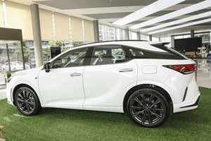 2025Lexus RX 300h F Sport Performance SUV nuovo motore AWD Turbo Diesel cambio automatico mano sinistra conducente nuova auto - Product Image 4