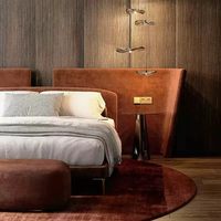 Lit double en velours avec tête de lit large, style minimaliste italien, design de luxe pour villa, chambre principale, lit rembourré doux