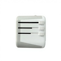 Adaptador de Viaje Universal 3 en 1 Blanco para EE. UU./Reino Unido/UE con Puertos USB-A y USB-C, Material de PC, Salida CC/CA