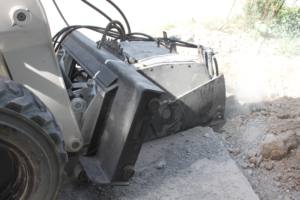 Alat Pemotong Rumput Mini <span class=keywords><strong>Skid</strong></span> Steer WT1605 dengan Mesin Kubota 4300kg untuk Medan Berat, Dilengkapi Front Loader dan Attachment <span class=keywords><strong>Land</strong></span> Planer, Harga Murah, Laris Terjual - Product Image 4