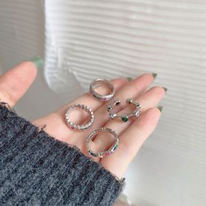 Bague de promesse Dylam au design simple et chic, en argent sterling 925 plaqué rhodium, avec zircon arc-en-ciel coloré, pour femme - Product Image 2