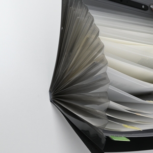 A4 pengatur dokumen portabel pegangan elastis 13 kantong indeks tab 0.7mm PP bahan tekan tombol <span class=keywords><strong>Snap</strong></span> hadiah perusahaan - Product Image 4