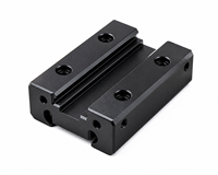 Glissière de guidage en acier 1045 oxydé noir usinée CNC pour la robotique, fournisseur de pièces usinées OEM personnalisées avec contrôle qualité