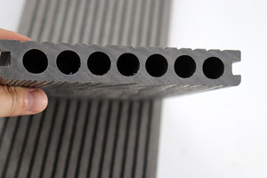 Décoration de <span class=keywords><strong>terrasse</strong></span> Revêtement de sol en Wpc Panneaux gris clair imperméables Composition en Wpc Carreaux de <span class=keywords><strong>terrasse</strong></span> Eco pour <span class=keywords><strong>terrasse</strong></span> - Product Image 3