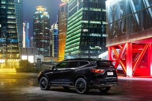 2023 Chevrolet <span class=keywords><strong>Trailblazer</strong></span> Light Hybrid 2,0 T SUV Techo solar panorámico de <span class=keywords><strong>7</strong></span> plazas Caja de cambios automática Motor Turbo <span class=keywords><strong>Asientos</strong></span> de tela RWD Nuevo - Product Image 2