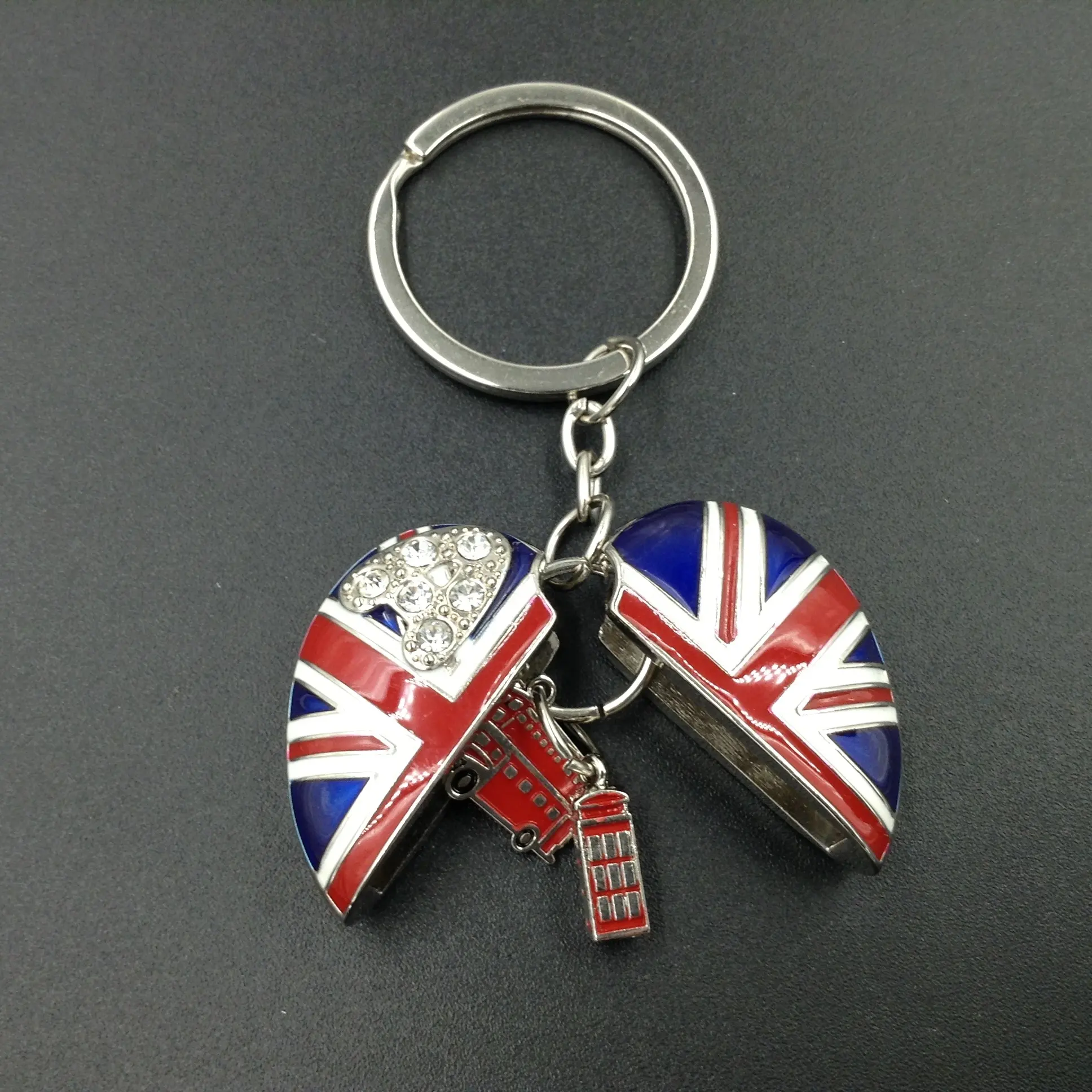 هدايا تذكارية مميزة للمملكة المتحدة سلسلة مفاتيح على شكل قلب للكتلة مفاتيح للحافلة لإنجلترا