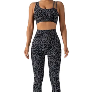 Naadloze Yoga Set Met Luipaardprint Perzik Heup Lift Hoge Taille Fitness Broek Hoge Bounce Back Sportbeha Yogabroek