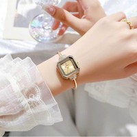 Jam Tangan Wanita Kotak Kecil Terlaris Lintas Negara; Jam Tangan Quartz dengan Dial Multi-warna dan Gelang Berhiaskan Berlian