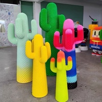Fait sur mesure Extérieur Design moderne Italie mode Centre commercial Décoration Fibre de verre Cactus Sculpture Candélabre Arbre Sculpture