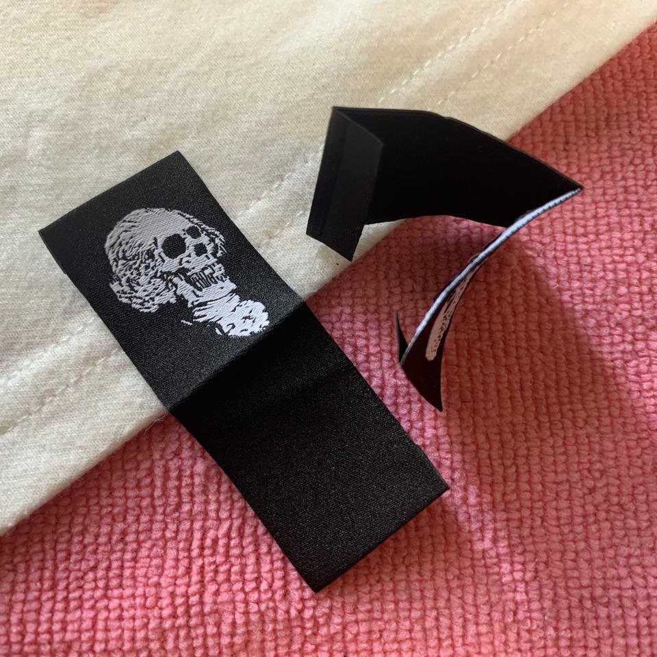 Skull logo Black Damask Woven Hem Label,high Quality T-shirt Cuff ...
