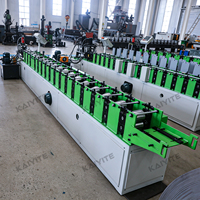 Machine de formage à rouleaux pour clôture extérieure en métal à lamelles