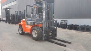 Montacargas Diésel de Alta Calidad de <span class=keywords><strong>1</strong></span>, 2, 3 y 3.5 Toneladas con Motor Diésel EPA Eur5, Montacargas Todoterreno en Venta - Product Image 5