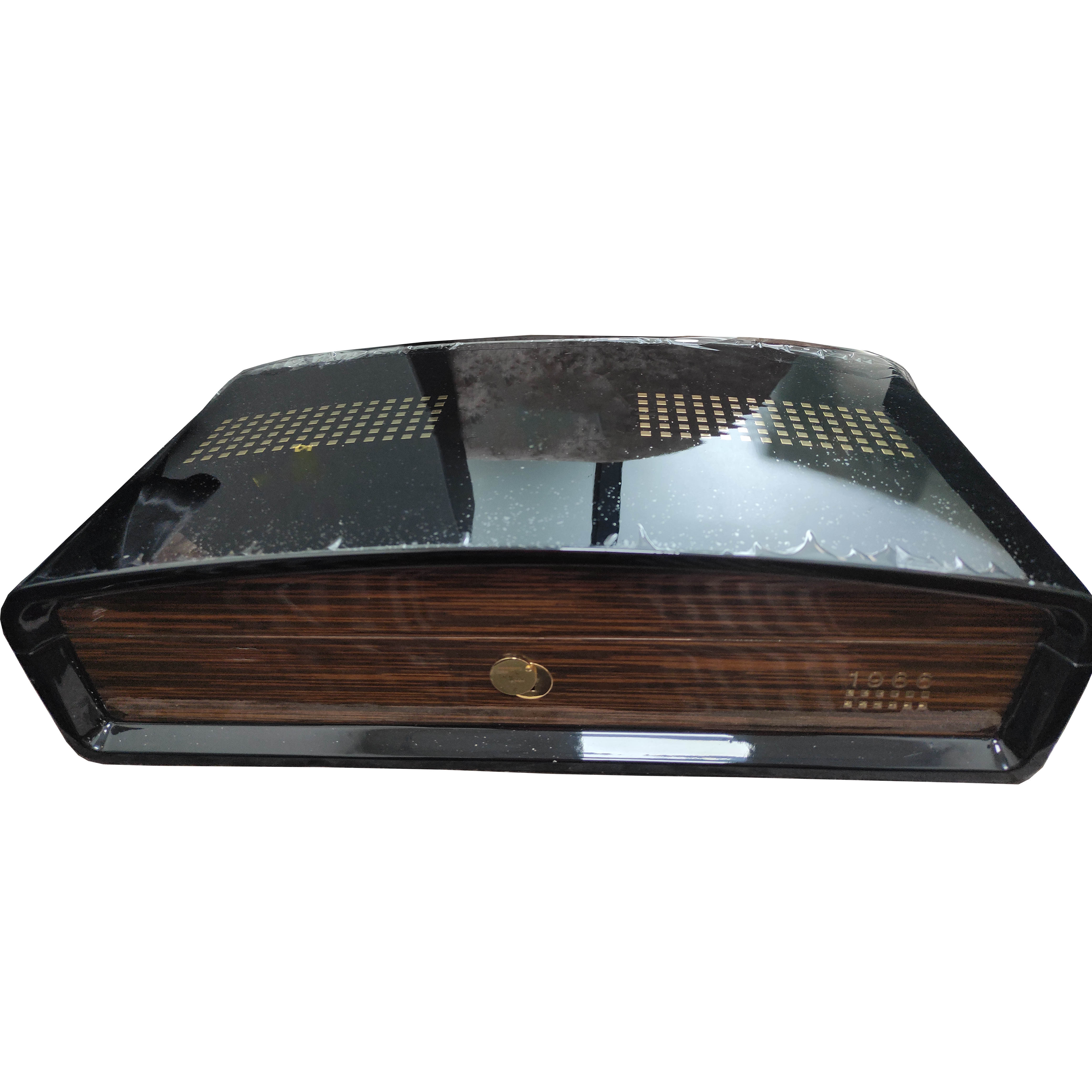 Подарочная упаковка Majestuosos 1966 хьюмидор для 20 сигар