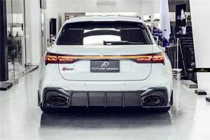 ชุดแต่งคาร์บอนไฟเบอร์สำหรับ Audi RS6 Avant รุ่นปี 2013-2024 ยี่ห้อ New ZNDR ประกอบด้วยลิ้นกันชนหน้าแบบสกรูออน, ดิฟฟิวเซอร์, สปอยเลอร์ และสเกิร์ตข้าง - Product Image 4