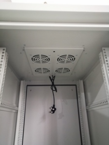 Armoire extérieure métallique assemblée 42U de 19 pouces IP55 IP64 IP65 pour distribution de fibre FTTX - Product Image 6