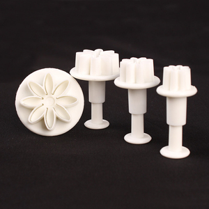 Usine Pas Cher Alimentaire En Plastique 4pcs Marguerite Forme DIY Décoration De Gâteau Pâte Argile Plongeur Cookie Cutter Set Moule - Product Image 6