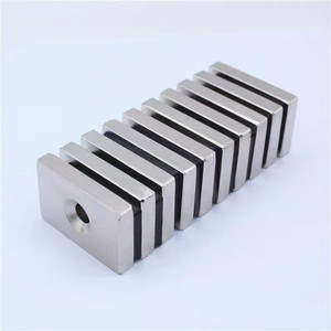 Carré de gros magnétique fort avec trou aimant de bloc fraisé magnétique fort - Product Image 3