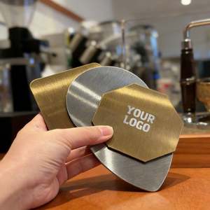 Sous-verres en acier inoxydable métallique isolants thermiquement, avec logo et texte gravés sur mesure, pour bar et restaurant - Product Image 1