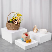 Taille personnalisée de luxe en acrylique nidification présentoir blanc ensemble pour cupcake dessert cosmétiques buffet alimentaire présentoir ensemble de cube