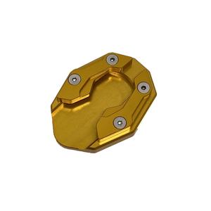 Pièces de moto en aluminium CNC pour modification : Repose-pieds latéral à base élargie, support trépied et dossier de siège - Product Image 4