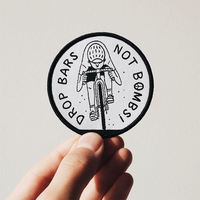Patch brodé 3D personnalisé, design créatif, forme sur mesure, patch brodé multi-matériaux thermocollant pour vêtements et sacs