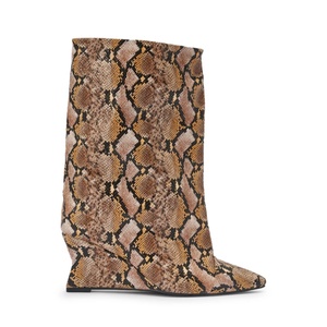 Stivaletti con zeppa in <span class=keywords><strong>pelle</strong></span> effetto serpente oversize da donna, stivali a punta con tacco alto e gambale medio. - Product Image 3