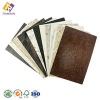Laminé HPL flexible à veinage marbré, laminé décoratif haute pression léger pour la décoration des surfaces de meubles