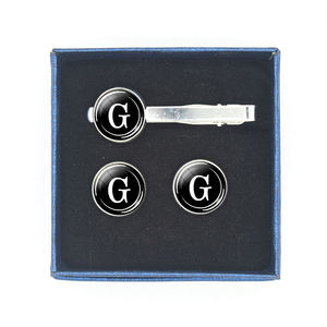 Set di <span class=keywords><strong>Gemelli</strong></span> e Fermacravatta Personalizzati <span class=keywords><strong>con</strong></span> Alfabeto A-Z, <span class=keywords><strong>con</strong></span> Confezione Regalo, <span class=keywords><strong>Gemelli</strong></span> <span class=keywords><strong>con</strong></span> Iniziali di Alta Qualità per Uomo - Product Image 4