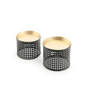 Support à gâteau rond noir et or de la plus haute qualité, fabriqué en Inde. - Product Image 1