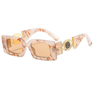 <span class=keywords><strong>Lunettes</strong></span> <span class=keywords><strong>de</strong></span> <span class=keywords><strong>soleil</strong></span> carrées à petite monture en métal Accessoires décoratifs tendance <span class=keywords><strong>Lunettes</strong></span> <span class=keywords><strong>de</strong></span> <span class=keywords><strong>soleil</strong></span> pour femmes à la mode pour femmes - Product Image 4