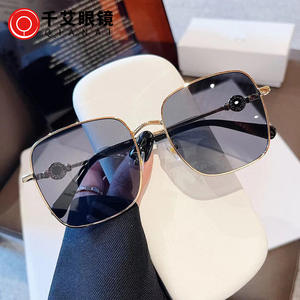 เฉียนไนแว่นกันแดดทรงสี่เหลี่ยม ยูวี 400 พีซีเลนส์ ประเภท 3 ที่บังแดด สีแชมเปญโกลด์ ดีไซน์แฟชั่น - Product Image 5