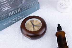 Réveil de chevet silencieux en bois de pin, couleur foncée, pour chambre à coucher et bureau - Product Image 4