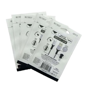 Sacs en plastique refermables personnalisables OEM, réutilisables, étanches, pochettes verticales pour câbles de données de <span class=keywords><strong>téléphone</strong></span> <span class=keywords><strong>portable</strong></span>, emballage en Mylar avec trou de suspension - Product Image 2