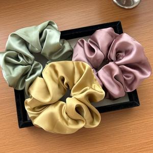 Élastique à cheveux en satin de couleur pastel douce et unie, grand bandeau pour les femmes, pour les coiffures quotidiennes et de fête - Product Image 4
