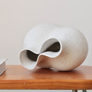 Vase à fleurs en céramique blanche glaçure mouchetée nordique Wabi Sabi décor à la maison pour salon intérieur moderne pour hôtels - Product Image 5