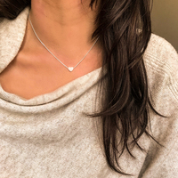 eManco 10PCS Collier mini cœur délicat en acier inoxydable avec petit cœur central, chaîne superposée, ras-de-cou pour femmes