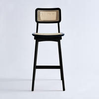 Tabourets de bar modernes en bois industriel avec assise et dossier en rotin, pour usage commercial dans les hôtels, chaise haute de comptoir en bois massif