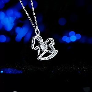 NORELLE <span class=keywords><strong>Bijoux</strong></span> en gros Usine Chine Argent S925 Plaqué Or 18 carats Collier Mignon Cheval Taille Fine Pendentif Moissanite pour Femme - Product Image 5