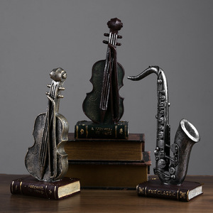 Figura Decorativa <span class=keywords><strong>de</strong></span> Resina <span class=keywords><strong>para</strong></span> Bar o Vinoteca, Modelo <span class=keywords><strong>de</strong></span> Instrumento Musical, Estilo Retro Industrial, <span class=keywords><strong>para</strong></span> Pascua o San Valentín - Product Image 1
