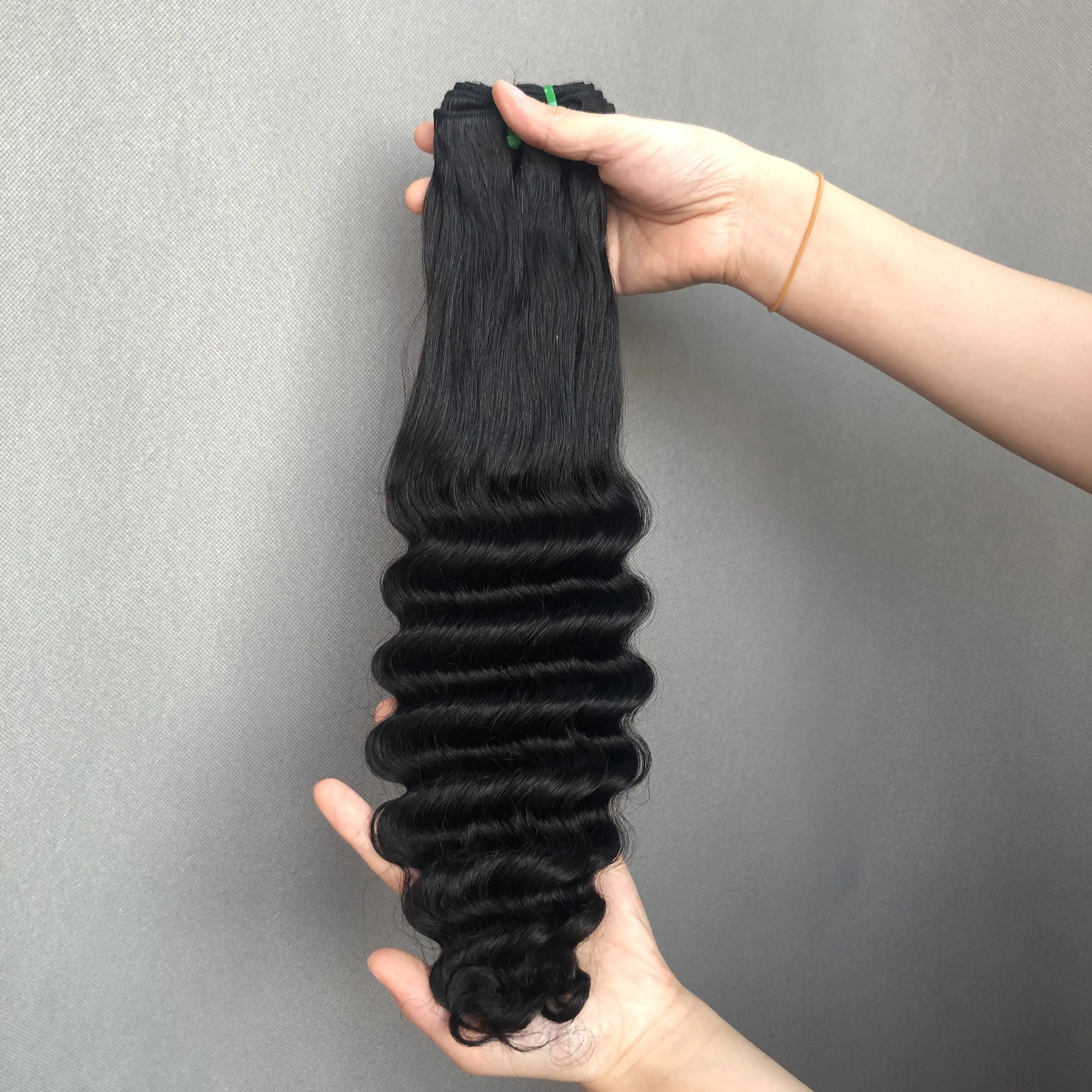 Hochwertige Beyonce Tip Curl natürliche Farbe 100% menschliches Haar rohes jungfräuliches Haar DD halb Ozean tief