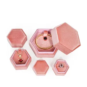 Exquisite artesanal Hexagon Velvet Jewelry Box com embalagem Vintage para colares anéis pulseiras e brincos